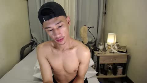 Snapshot of enzinoxx2024 chatting on 02-28-26, 04:52 enzo online show from 02-28-26, 04:52