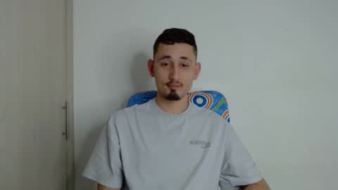 Snapshot of enzo_1408 chatting on 09-11-25, 07:41 enzo 1408 online show from 09-11-25, 07:41