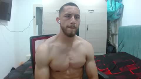 Snapshot of enzo_savage chatting on 09-14-25, 05:45 enzo_savage online show from 09-14-25, 05:45