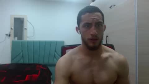 Snapshot of enzo_savage chatting on 10-15-25, 06:30 enzo_savage online show from 10-15-25, 06:30