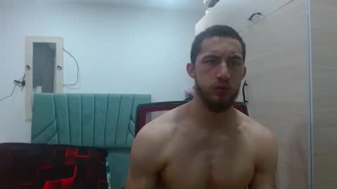 Snapshot of enzo_savage chatting on 10-16-25, 06:31 enzo_savage online show from 10-16-25, 06:31