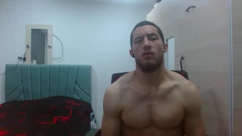 Snapshot of enzo_savage chatting on 10-19-25, 05:46 enzo_savage online show from 10-19-25, 05:46