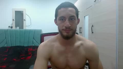 Snapshot of enzo_savage chatting on 10-23-25, 07:34 enzo_savage online show from 10-23-25, 07:34