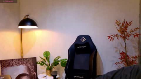 enzo_steel online show from 02-12-26, 06:25