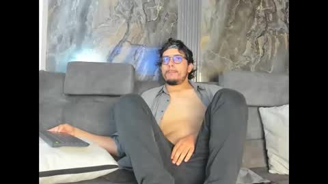 Snapshot of enzodarkwood chatting on 12-15-25, 01:59 Enzo online show from 12-15-25, 01:59