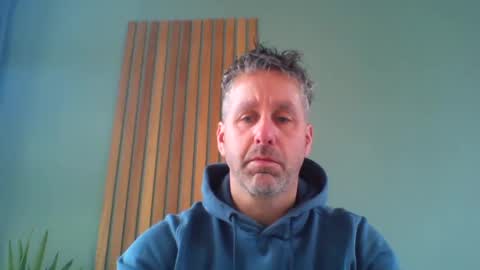 Snapshot of enzoenzo7 chatting on 02-20-25, 08:06 Enzos Massive Cock online show from 02-20-25, 08:06