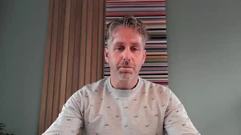 Snapshot of enzoenzo7 chatting on 10-29-25, 11:01 Enzos Massive Cock online show from 10-29-25, 11:01