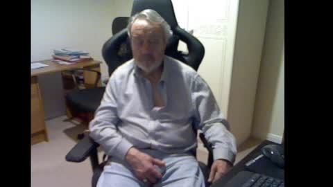 erasmus_d online show from 02-20-25, 06:35