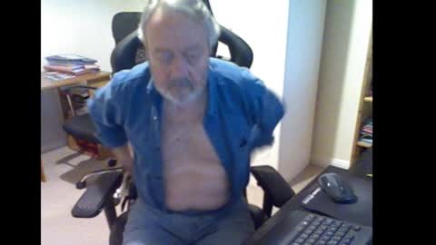 erasmus_d online show from 10-20-25, 05:13