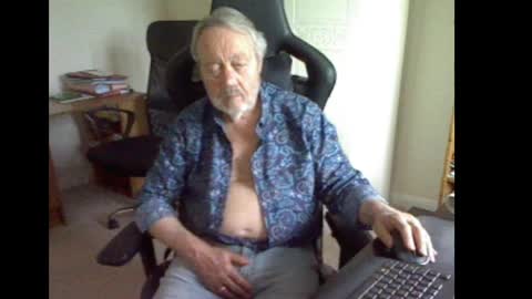 erasmus_d online show from 04-27-26, 05:00