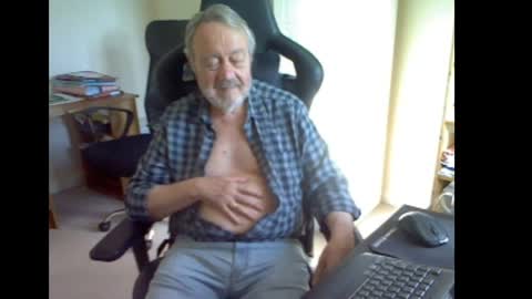 erasmus_d online show from 04-28-26, 04:23