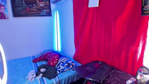 Snapshot of eren_blade_ chatting on 01-08-25, 10:58 Tht BOSS Eren online show from 01-08-25, 10:58