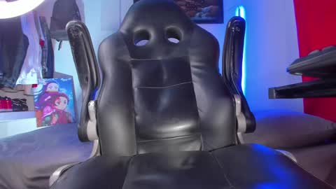 Snapshot of eren_blade_ chatting on 03-12-25, 02:30 Tht BOSS Eren online show from 03-12-25, 02:30