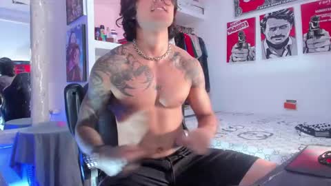 Snapshot of eren_blade_ chatting on 09-10-25, 03:17 Tht BOSS Eren online show from 09-10-25, 03:17