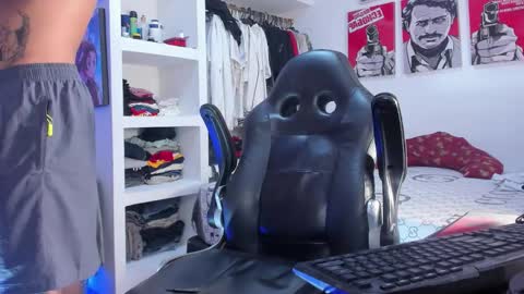 Snapshot of eren_blade_ chatting on 09-18-25, 03:19 Tht BOSS Eren online show from 09-18-25, 03:19