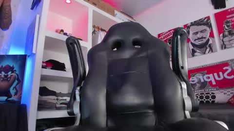 Snapshot of eren_blade_ chatting on 11-14-25, 09:24 Tht BOSS Eren online show from 11-14-25, 09:24