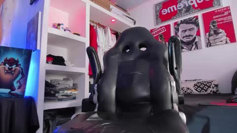 Snapshot of eren_blade_ chatting on 11-16-25, 10:48 Tht BOSS Eren online show from 11-16-25, 10:48