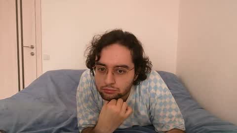 Snapshot of eren_jaeger2000 chatting on 09-26-25, 03:21 Eren online show from 09-26-25, 03:21