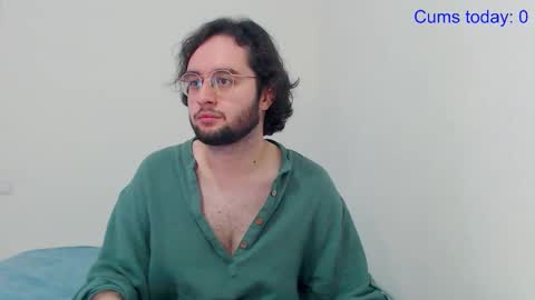 Snapshot of eren_jaeger2000 chatting on 10-21-25, 01:28 Eren online show from 10-21-25, 01:28