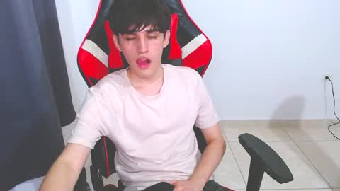 Snapshot of eren_tatakae chatting on 12-04-24, 09:46 eren_tatakae online show from 12-04-24, 09:46