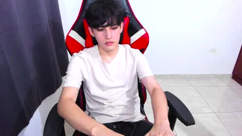 Snapshot of eren_tatakae chatting on 01-05-25, 01:03 eren_tatakae online show from 01-05-25, 01:03