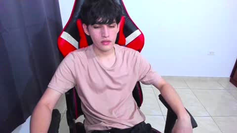 Snapshot of eren_tatakae chatting on 01-12-25, 12:49 eren_tatakae online show from 01-12-25, 12:49