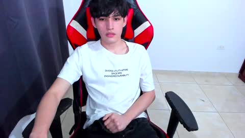 Snapshot of eren_tatakae chatting on 01-14-25, 01:58 eren_tatakae online show from 01-14-25, 01:58