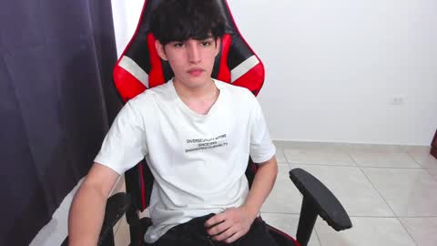 Snapshot of eren_tatakae chatting on 01-24-25, 06:35 eren_tatakae online show from 01-24-25, 06:35