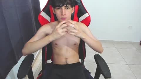 Snapshot of eren_tatakae chatting on 01-25-25, 09:04 eren_tatakae online show from 01-25-25, 09:04