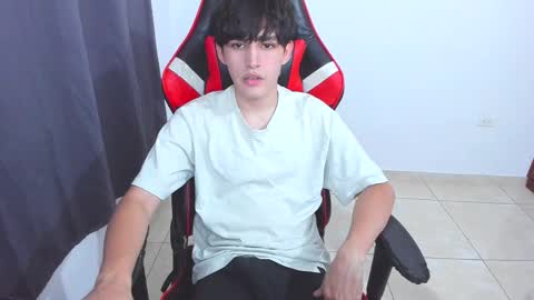 Snapshot of eren_tatakae chatting on 09-11-25, 03:28 eren_tatakae online show from 09-11-25, 03:28