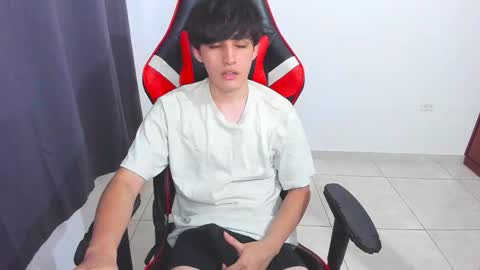 Snapshot of eren_tatakae chatting on 09-16-25, 01:39 eren_tatakae online show from 09-16-25, 01:39