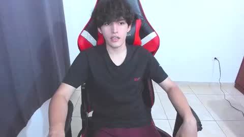 Snapshot of eren_tatakae chatting on 10-11-25, 02:44 eren_tatakae online show from 10-11-25, 02:44