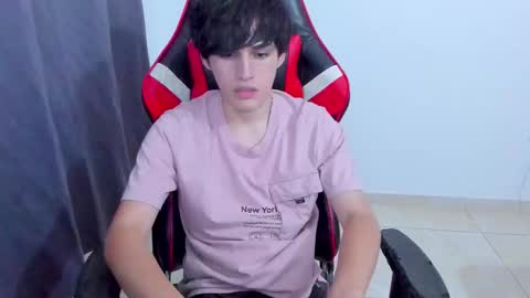 Snapshot of eren_tatakae chatting on 11-03-25, 04:47 eren_tatakae online show from 11-03-25, 04:47