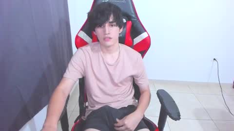 Snapshot of eren_tatakae chatting on 11-08-25, 03:18 eren_tatakae online show from 11-08-25, 03:18