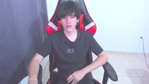 Snapshot of eren_tatakae chatting on 11-11-25, 05:18 eren_tatakae online show from 11-11-25, 05:18