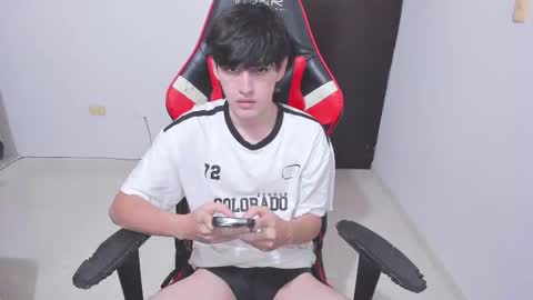 Snapshot of eren_tatakae chatting on 12-20-25, 03:35 eren_tatakae online show from 12-20-25, 03:35