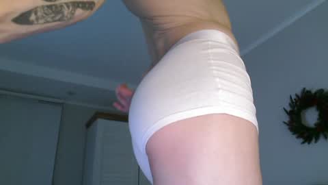 Snapshot of eric_crush chatting on 12-29-24, 04:05 Eric Crush online show from 12-29-24, 04:05