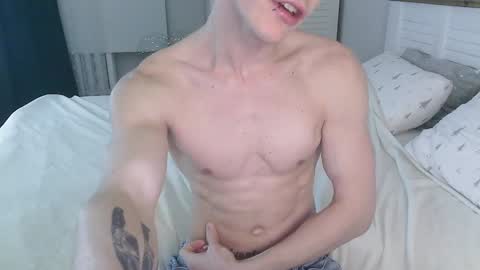 Snapshot of eric_crush chatting on 01-15-25, 03:43 Eric Crush online show from 01-15-25, 03:43