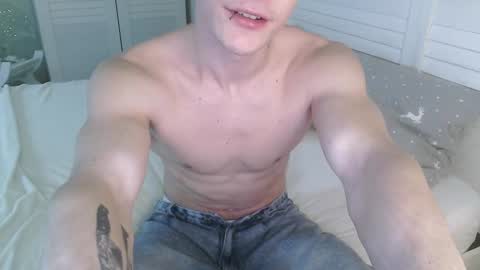 Snapshot of eric_crush chatting on 01-18-25, 04:04 Eric Crush online show from 01-18-25, 04:04