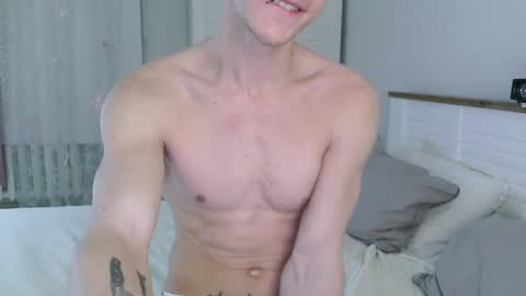 Snapshot of eric_crush chatting on 02-15-25, 03:42 Eric Crush online show from 02-15-25, 03:42