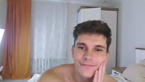 Snapshot of eric_crush chatting on 09-23-25, 04:15 Eric Crush online show from 09-23-25, 04:15