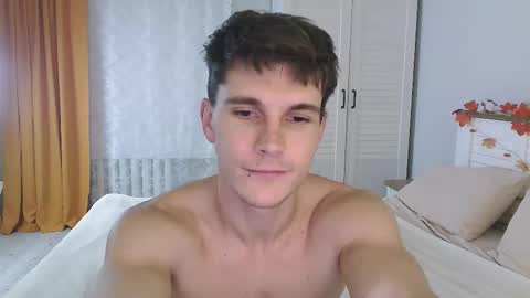 Snapshot of eric_crush chatting on 10-06-25, 03:48 Eric Crush online show from 10-06-25, 03:48