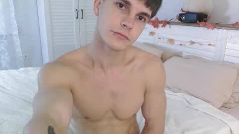 Snapshot of eric_crush chatting on 10-26-25, 04:29 Eric Crush online show from 10-26-25, 04:29