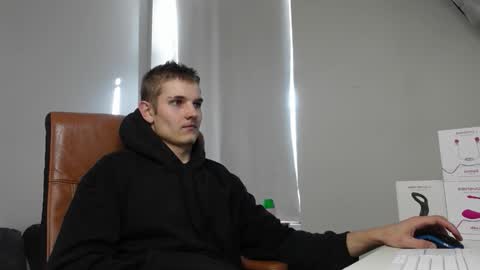    online show from 09-19-25, 08:05