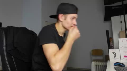    online show from 09-23-25, 07:28