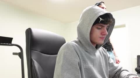    online show from 11-19-25, 03:23