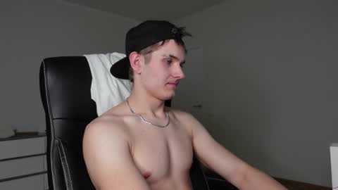    online show from 11-22-25, 07:13