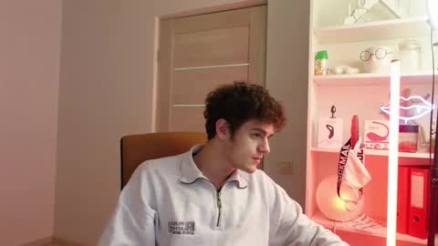    online show from 12-04-25, 03:21