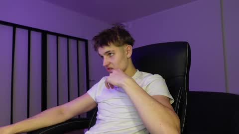    online show from 12-05-25, 05:53