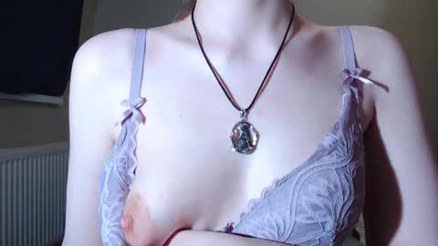 Snapshot of erica_mayer chatting on 05-19-26, 03:57 Erica online show from 05-19-26, 03:57